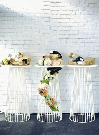 white cocktail tables