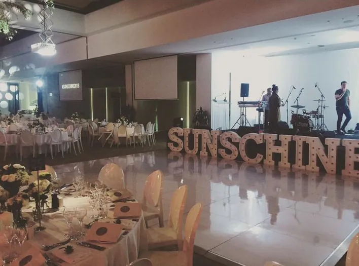 White Victorian share for events