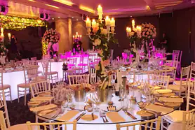 Glow Banquet Table 292x300
