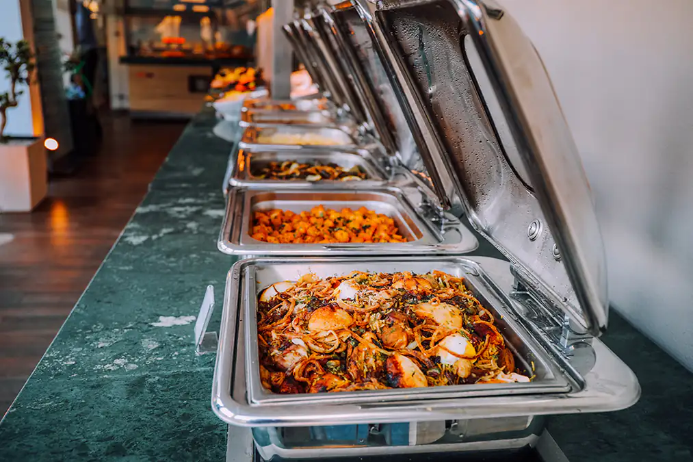 Tips for Hosting a Delicious Event: Popcorn, Slushies, Urns, Bain Marie, Candy Machines, and Cake Stands