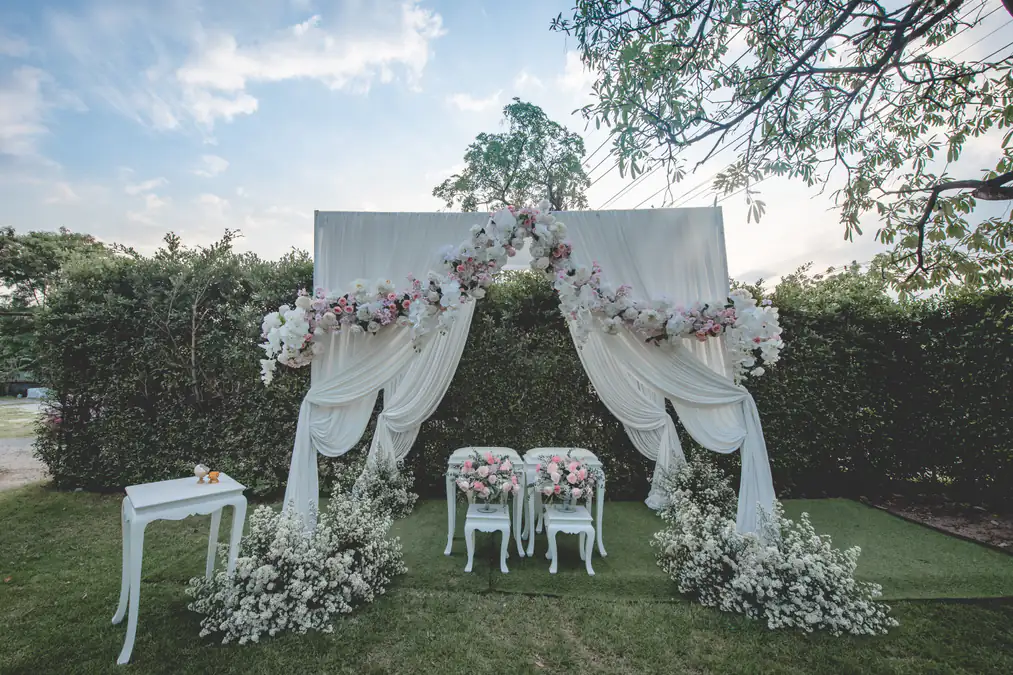 Why you should have a bridal arch on your wedding day