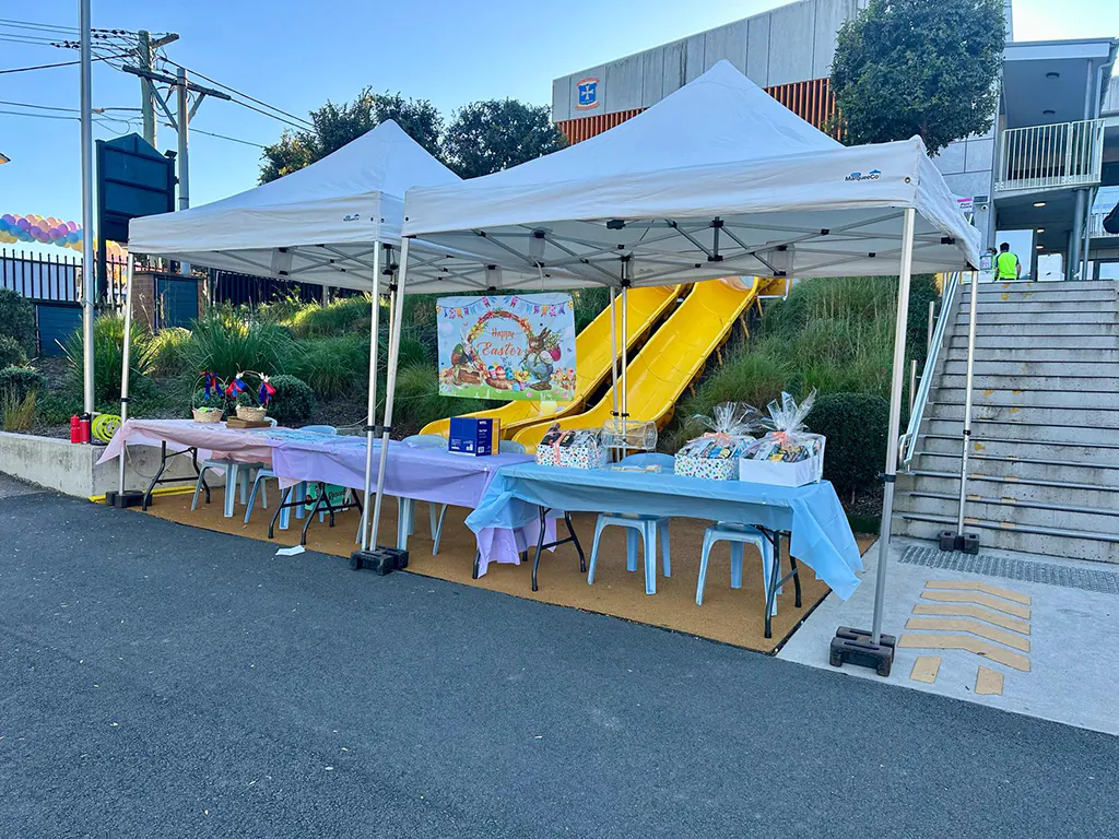 Outdoor event shelter layout